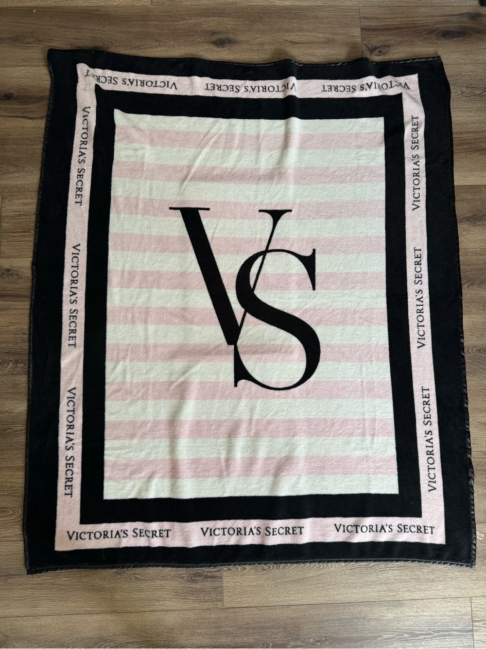 Victoria's Secret VS Logo Fleece Blanket, White Black Pink